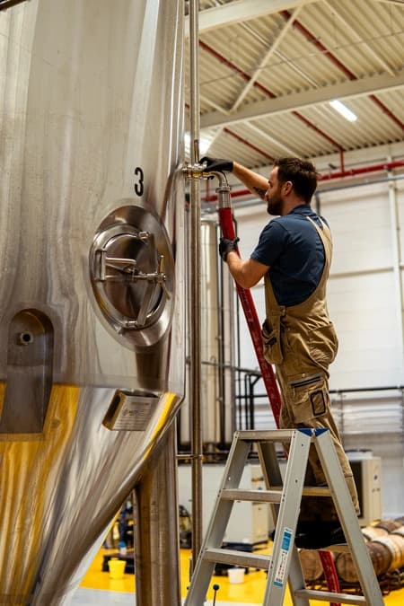 Huurbrouwen contract brewing Frontaal Brewing Company Breda