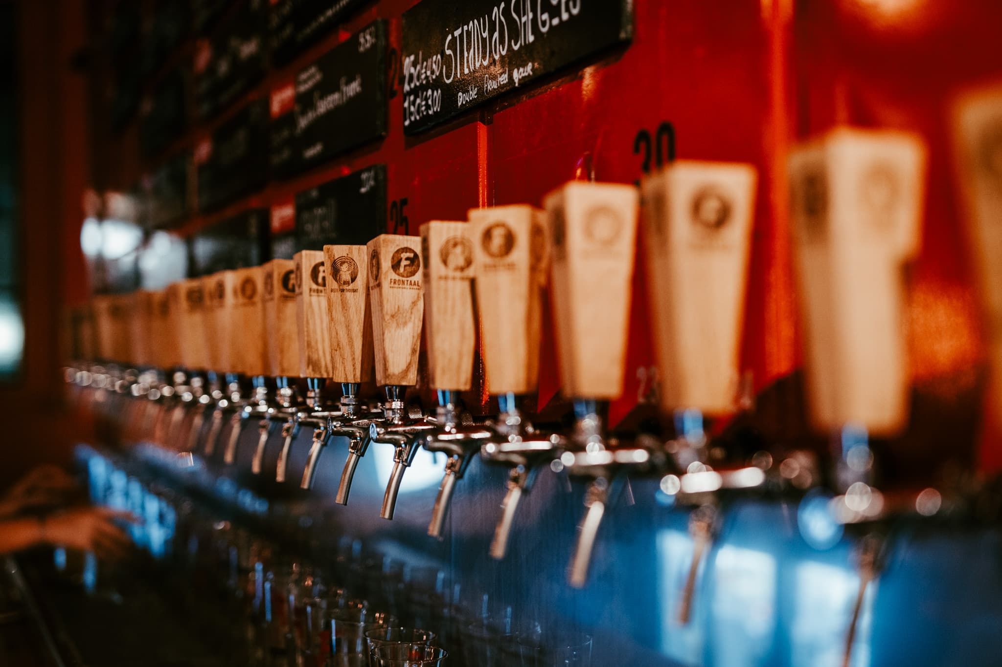 Frontaal Brouwcafé Breda tapwand